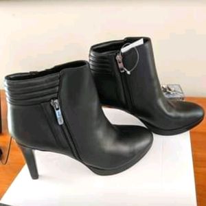 Women's high heeled boots